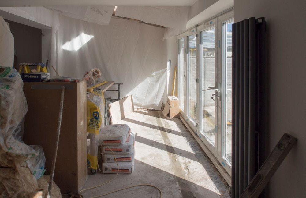 Verhuizen of verbouwen? Zo maak je de rekensom