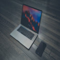 Welke accessoires zijn handig als je een laptop koopt?