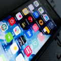 10 redenen om te stoppen met social media en minder online te kopen